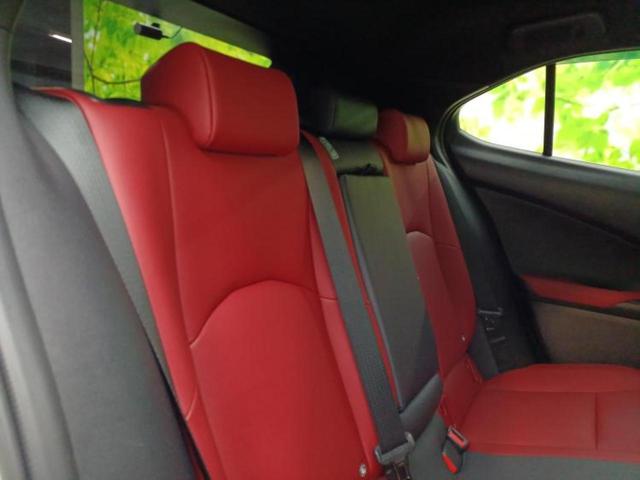 ＵＸ ＵＸ２５０ｈ　Ｆスポーツ　保証書／純正　ＳＤナビ／衝突安全装置／シートヒーター／車線逸脱防止支援システム／シート　フルレザー／電動バックドア／ヘッドランプ　ＬＥＤ／Ｂｌｕｅｔｏｏｔｈ接続／ＥＴＣ／ＥＢＤ付ＡＢＳ　革シート（5枚目）