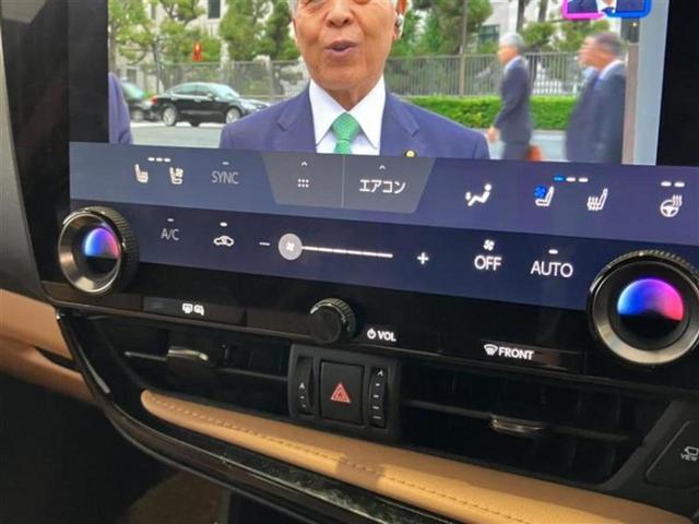 NX 4WD NX250バージョンL サンルーフ/保証書/純正 SDナビ/デジタルインナーミラー/プリクラッシュセーフティ/シートヒーター/パノラミックビューモニター/車線逸脱防止支援システム/シート フルレザー/電動バックドア 革シート(11枚目)