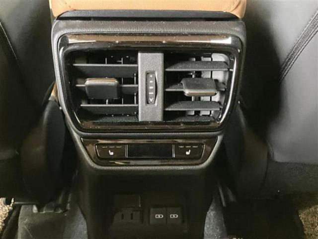 NX 4WD NX250バージョンL サンルーフ/保証書/純正 SDナビ/デジタルインナーミラー/プリクラッシュセーフティ/シートヒーター/パノラミックビューモニター/車線逸脱防止支援システム/シート フルレザー/電動バックドア 革シート(17枚目)