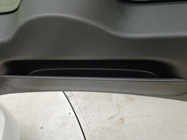 キューブ 15X Vセレクション80thスペシャルカラーLtd 新品タイヤ/純正 SDナビ/パーキングアシスト バックガイド/Bluetooth接続/ETC/EBD付ABS/アイドリングストップ/バックモニター/フルセグTV/エアバッグ 運転席 バックカメラ(26枚目)