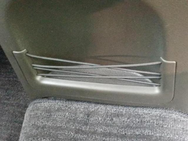 キューブ 15X Vセレクション80thスペシャルカラーLtd 新品タイヤ/純正 SDナビ/パーキングアシスト バックガイド/Bluetooth接続/ETC/EBD付ABS/アイドリングストップ/バックモニター/フルセグTV/エアバッグ 運転席 バックカメラ(33枚目)