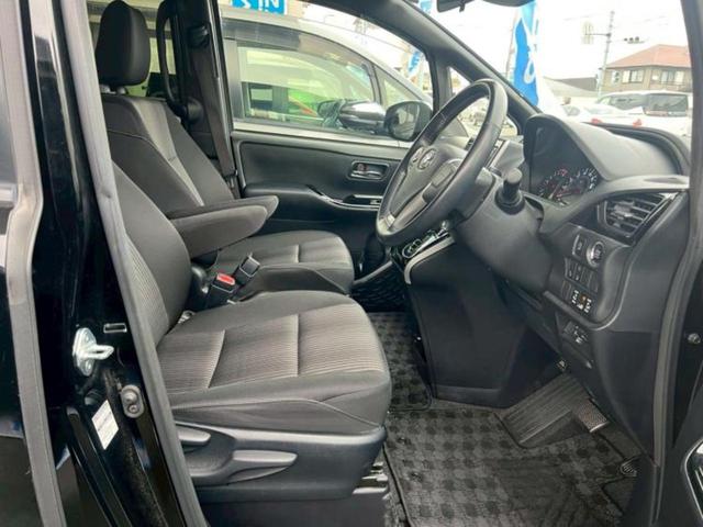 ヴォクシー ZSキラメキ2 新品タイヤ/保証書/純正 9インチ SDナビ/フリップダウンモニター 純正 12.1インチ/衝突安全装置/両側電動スライドドア/車線逸脱防止支援システム/パーキングアシスト バックガイド バックカメラ(5枚目)