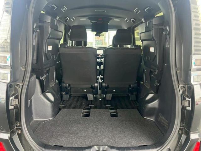 ヴォクシー ZSキラメキ2 新品タイヤ/保証書/純正 9インチ SDナビ/フリップダウンモニター 純正 12.1インチ/衝突安全装置/両側電動スライドドア/車線逸脱防止支援システム/パーキングアシスト バックガイド バックカメラ(8枚目)