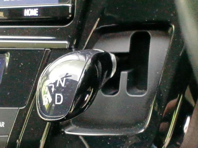 プリウスアルファ Ｓツーリングセレクション・ＧＲスポーツ　新品タイヤ／保証書／純正　９インチ　ＳＤナビ／シート　ハーフレザー／ヘッドランプ　ＬＥＤ／Ｂｌｕｅｔｏｏｔｈ接続／ＥＴＣ／ＥＢＤ付ＡＢＳ／横滑り防止装置／アイドリングストップ／バックモニター　記録簿（18枚目）