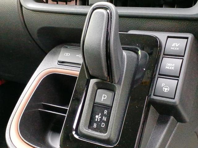 シエンタ ハイブリッドZ 新品タイヤ/保証書/純正 11インチ SDナビ/衝突安全装置/両側電動スライドドア/シートヒーター 前席/車線逸脱防止支援システム/ドライブレコーダー 前後/ヘッドランプ LED/USBジャック(18枚目)