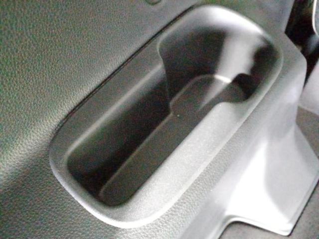 シエンタ ハイブリッドZ 新品タイヤ/保証書/純正 11インチ SDナビ/衝突安全装置/両側電動スライドドア/シートヒーター 前席/車線逸脱防止支援システム/ドライブレコーダー 前後/ヘッドランプ LED/USBジャック(26枚目)