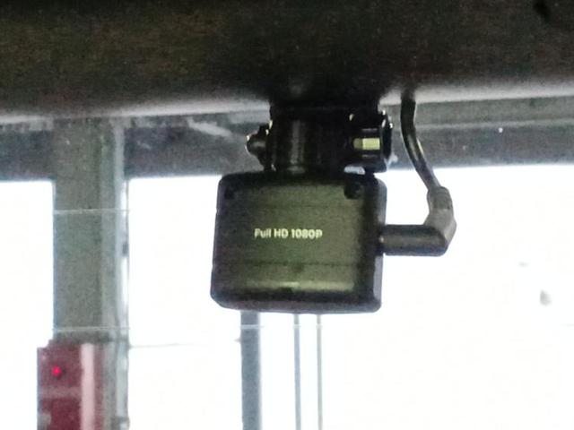 シエンタ ハイブリッドZ 新品タイヤ/保証書/純正 11インチ SDナビ/衝突安全装置/両側電動スライドドア/シートヒーター 前席/車線逸脱防止支援システム/ドライブレコーダー 前後/ヘッドランプ LED/USBジャック(44枚目)