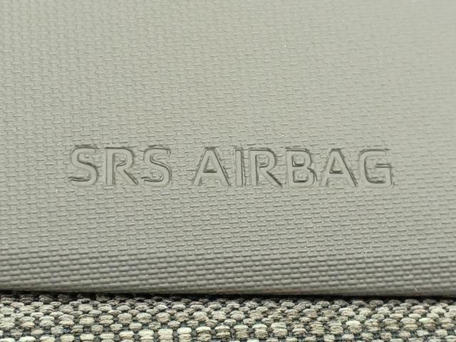 シエンタ ハイブリッドZ 新品タイヤ/保証書/純正 11インチ SDナビ/衝突安全装置/両側電動スライドドア/シートヒーター 前席/車線逸脱防止支援システム/ドライブレコーダー 前後/ヘッドランプ LED/USBジャック(46枚目)