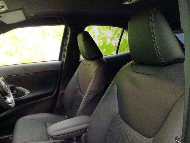 ヤリスクロス ハイブリッドZウルバーノ 保証書/ディスプレイオーディオ8インチ/トヨタセーフティセンス/シートヒーター/パノラミックビューモニター/車線逸脱防止支援システム/電動バックドア/ドライブレコーダー 前後 衝突被害軽減システム(6枚目)