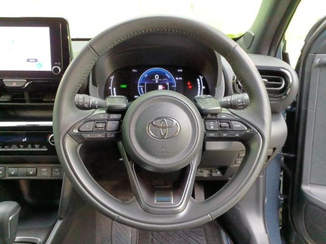 ヤリスクロス ハイブリッドZウルバーノ 保証書/ディスプレイオーディオ8インチ/トヨタセーフティセンス/シートヒーター/パノラミックビューモニター/車線逸脱防止支援システム/電動バックドア/ドライブレコーダー 前後 衝突被害軽減システム(15枚目)