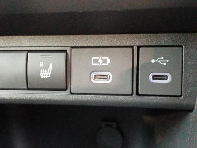 ヤリスクロス ハイブリッドZウルバーノ 保証書/ディスプレイオーディオ8インチ/トヨタセーフティセンス/シートヒーター/パノラミックビューモニター/車線逸脱防止支援システム/電動バックドア/ドライブレコーダー 前後 衝突被害軽減システム(35枚目)