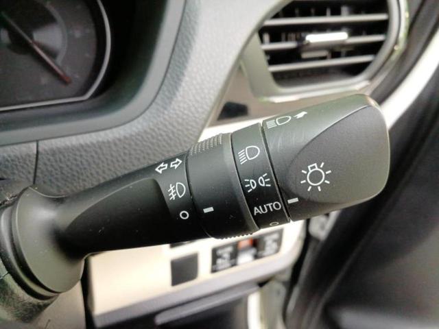 ノア Ｓｉダブルバイビー２　保証書／純正　１０インチ　メモリーナビ／フリップダウンモニター　純正　１２．１インチ／衝突安全装置／両側電動スライドドア／車線逸脱防止支援システム／パーキングアシスト　バックガイド　バックカメラ（16枚目）