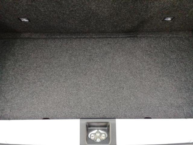 ＷＥＣＡＲＳでは各商談席に大型モニターをご用意しております！見やすい大画面でゆったりと全国の在庫をご覧いただけます！是非ご来店お待ちしております！