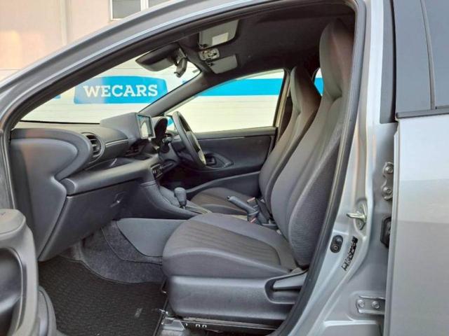 ヤリス ハイブリッドＸ　保証書／ディスプレイオーディオ／トヨタセーフティセンス／車線逸脱防止支援システム／ヘッドランプ　ＬＥＤ／Ｂｌｕｅｔｏｏｔｈ接続／ＥＴＣ２．０／ＥＢＤ付ＡＢＳ／横滑り防止装置／アイドリングストップ（6枚目）