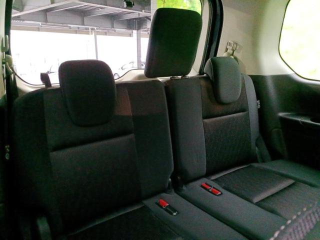 セレナ ハイウェイスタープロパイロットエディション　新品タイヤ／純正　ＳＤナビ／フリップダウンモニター／エマージェンシーブレーキ／両側電動スライドドア／車線逸脱防止支援システム／パーキングアシスト　バックガイド／ヘッドランプ　ＨＩＤ　バックカメラ（6枚目）