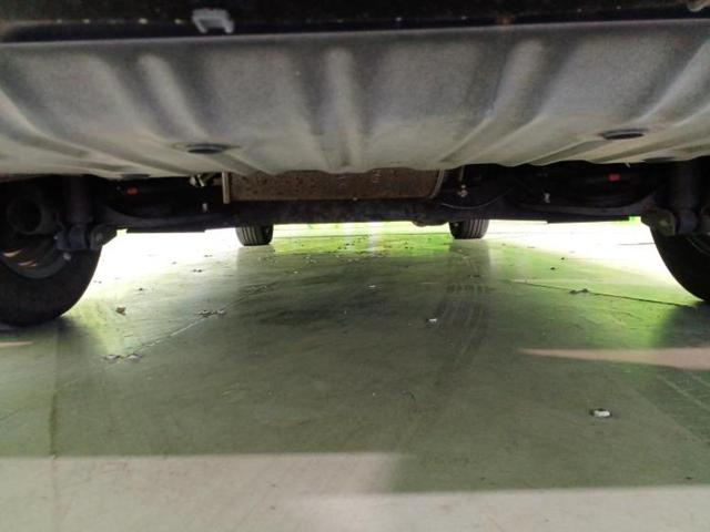 セレナ ハイウェイスタープロパイロットエディション　新品タイヤ／純正　ＳＤナビ／フリップダウンモニター／エマージェンシーブレーキ／両側電動スライドドア／車線逸脱防止支援システム／パーキングアシスト　バックガイド／ヘッドランプ　ＨＩＤ　バックカメラ（49枚目）