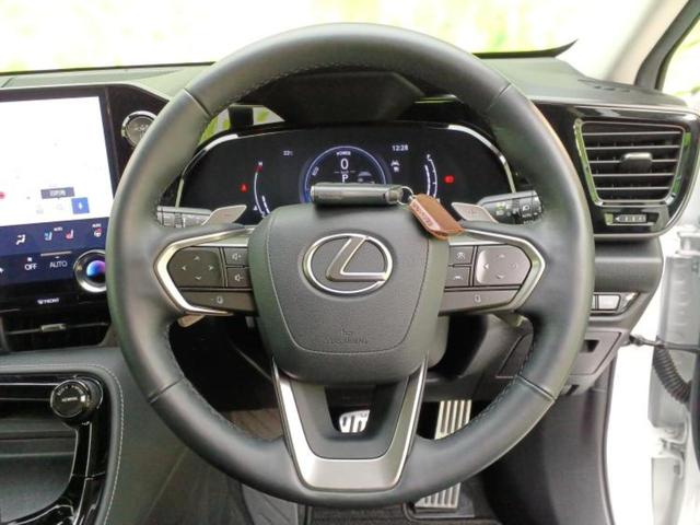 NX NX350hバージョンL サンルーフ/保証書/純正 SDナビ/衝突安全装置/シートヒーター/パノラミックビューモニター/車線逸脱防止支援システム/シート 合皮/パーキングアシスト 自動操舵/電動バックドア 衝突被害軽減システム(15枚目)