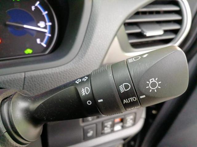 エスクァイア ハイブリッドＧｉプレミアムＰブラックテーラード　純正エアロ／保証書／純正　９インチ　ＳＤナビ／衝突安全装置／両側電動スライドドア／シートヒーター／車線逸脱防止支援システム／シート　ハーフレザー／パーキングアシスト　バックガイド　衝突被害軽減システム（16枚目）