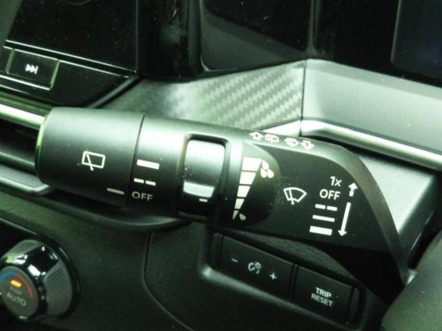 ノート X 保証書/純正 9インチ メモリーナビ/インテリジェントルームミラー/エマージェンシーブレーキ/アラウンドビューモニター/車線逸脱防止支援システム/ドライブレコーダー 純正/USBジャック 全周囲カメラ(17枚目)