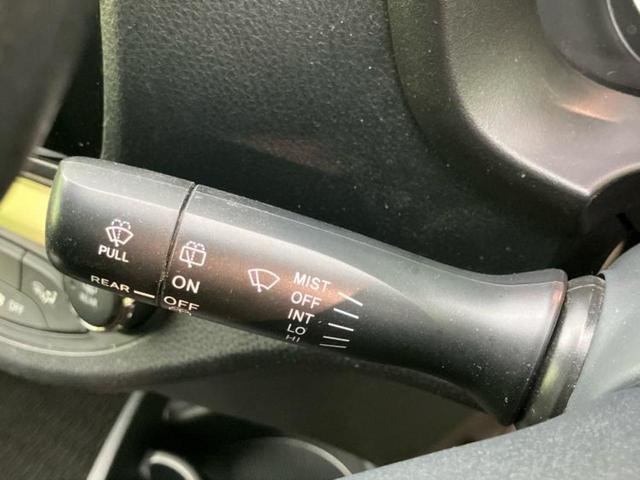 ヴィッツ ハイブリッドＦ　保証書／純正　ＳＤナビ／ヘッドランプ　ＬＥＤ／ＥＴＣ／ＥＢＤ付ＡＢＳ／横滑り防止装置／アイドリングストップ／バックモニター／フルセグＴＶ／エアバッグ　運転席／エアバッグ　助手席／パワーウインドウ（17枚目）