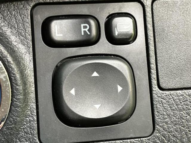 ヴィッツ ハイブリッドＦ　保証書／純正　ＳＤナビ／ヘッドランプ　ＬＥＤ／ＥＴＣ／ＥＢＤ付ＡＢＳ／横滑り防止装置／アイドリングストップ／バックモニター／フルセグＴＶ／エアバッグ　運転席／エアバッグ　助手席／パワーウインドウ（32枚目）