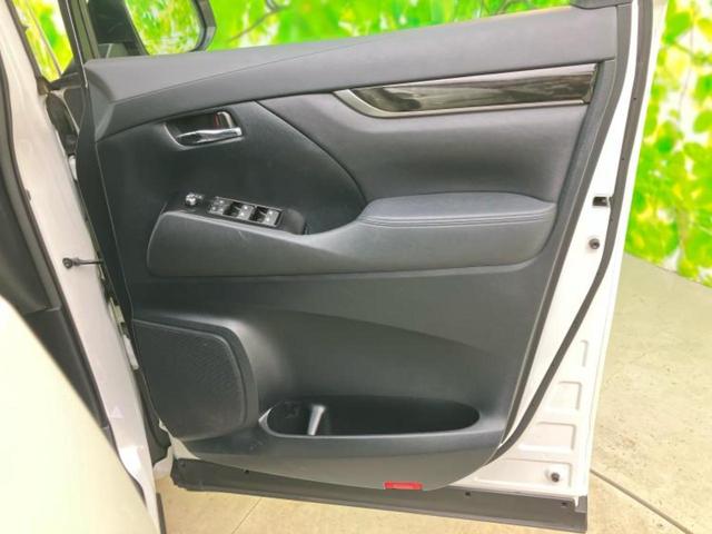 アルファード Ｓ　新品タイヤ／純正エアロ／保証書／社外　９インチ　ＳＤナビ／フリップダウンモニター　社外　１０．１インチ／両側電動スライドドア／ヘッドランプ　ＬＥＤ／ＥＴＣ／ＥＢＤ付ＡＢＳ／横滑り防止装置　フルエアロ（22枚目）