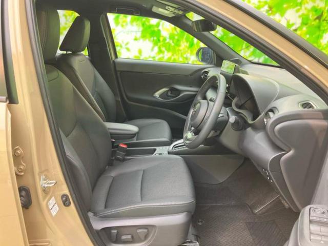 ヤリスクロス ハイブリッドＺ　保証書／ディスプレイオーディオ＋ナビ８インチ／衝突安全装置／シートヒーター／パノラミックビューモニター／車線逸脱防止支援システム／ヘッドランプ　ＬＥＤ／Ｂｌｕｅｔｏｏｔｈ接続／ＥＴＣ２．０（4枚目）