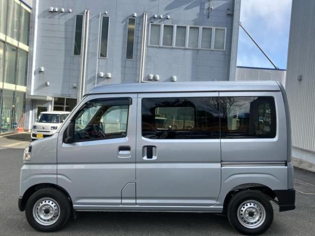 ピクシスバン デラックス　保証書／衝突安全装置／ＥＴＣ／ＥＢＤ付ＡＢＳ／横滑り防止装置／アイドリングストップ／エアバッグ　運転席／エアバッグ　助手席／パワーウインドウ／キーレスエントリー／パワーステアリング／オートライト（2枚目）