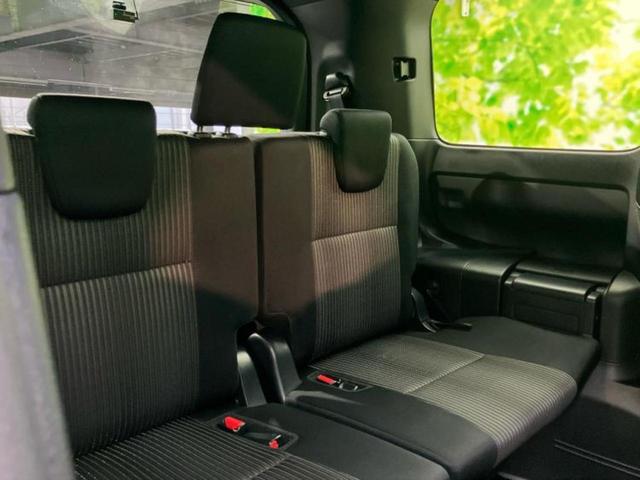 ヴォクシー ＺＳキラメキ２　保証書／純正　９インチ　ＳＤナビ／フリップダウンモニター　純正　１２．１インチ／衝突安全装置／両側電動スライドドア／車線逸脱防止支援システム／ドライブレコーダー　前後／ヘッドランプ　ＬＥＤ　ドラレコ（6枚目）