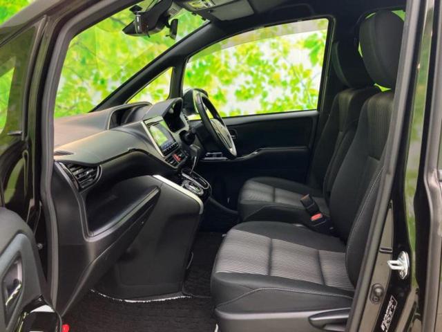 ヴォクシー ＺＳキラメキ２　保証書／純正　９インチ　ＳＤナビ／フリップダウンモニター　純正　１２．１インチ／衝突安全装置／両側電動スライドドア／車線逸脱防止支援システム／ドライブレコーダー　前後／ヘッドランプ　ＬＥＤ　ドラレコ（7枚目）