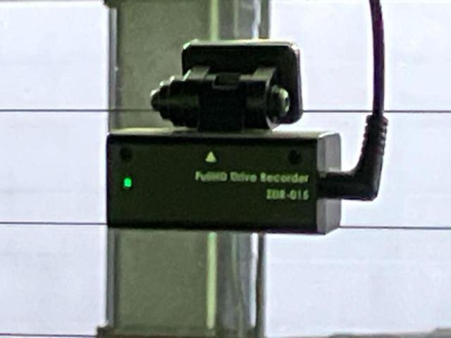 ヴォクシー ＺＳキラメキ２　保証書／純正　９インチ　ＳＤナビ／フリップダウンモニター　純正　１２．１インチ／衝突安全装置／両側電動スライドドア／車線逸脱防止支援システム／ドライブレコーダー　前後／ヘッドランプ　ＬＥＤ　ドラレコ（41枚目）