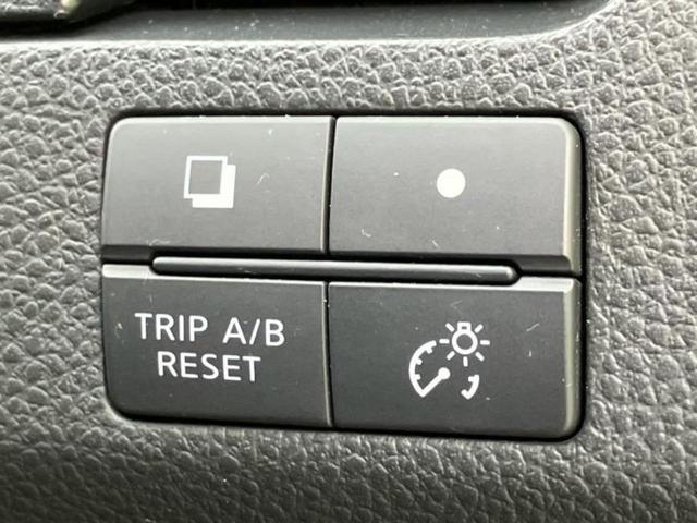 セレナ ２０ＸクロスギアＨＶ　新品タイヤ／社外　８インチ　ＳＤナビ／フリップダウンモニター／両側電動スライドドア／ヘッドランプ　ＨＩＤ／Ｂｌｕｅｔｏｏｔｈ接続／ＥＴＣ／ＥＢＤ付ＡＢＳ／横滑り防止装置／アイドリングストップ（32枚目）