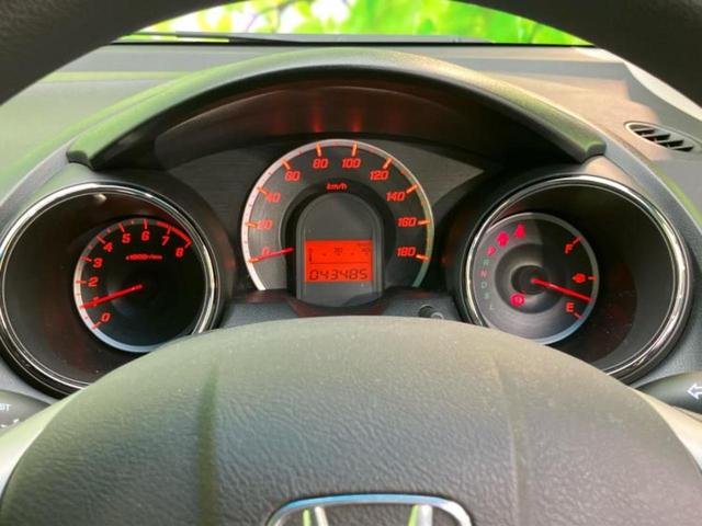 フィット １３Ｇ・スマートセレクション　新品タイヤ／社外　ＳＤナビ／ＥＢＤ付ＡＢＳ／エアバッグ　運転席／エアバッグ　助手席／パワーウインドウ／キーレスエントリー／パワーステアリング／盗難防止システム／マニュアルエアコン　盗難防止装置（13枚目）