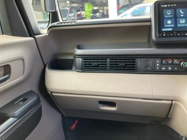 Ｎ－ＢＯＸジョイ ターボ２トーン　保証書／純正　８インチ　ナビ／ホンダセンシング／両側電動スライドドア／シートヒーター　前席／車線逸脱防止支援システム／登録済未使用車／ヘッドランプ　ＬＥＤ／Ｂｌｕｅｔｏｏｔｈ接続／ＥＢＤ付ＡＢＳ（30枚目）