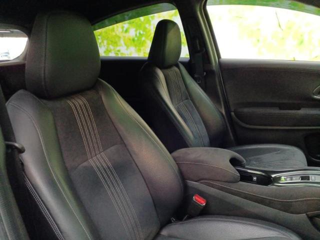 ヴェゼル ハイブリッドＲＳ・ホンダセンシング　保証書／純正　８インチ　ＳＤナビ／衝突安全装置／シートヒーター　前席／車線逸脱防止支援システム／ヘッドランプ　ＬＥＤ／Ｂｌｕｅｔｏｏｔｈ接続／ＥＴＣ／ＥＢＤ付ＡＢＳ／横滑り防止装置　バックカメラ（4枚目）