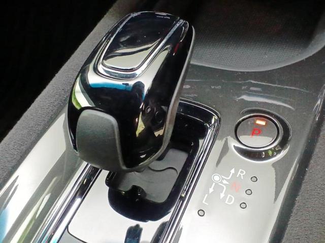 ヴェゼル ハイブリッドＲＳ・ホンダセンシング　保証書／純正　８インチ　ＳＤナビ／衝突安全装置／シートヒーター　前席／車線逸脱防止支援システム／ヘッドランプ　ＬＥＤ／Ｂｌｕｅｔｏｏｔｈ接続／ＥＴＣ／ＥＢＤ付ＡＢＳ／横滑り防止装置　バックカメラ（18枚目）