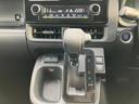 WECARSの展示場では実際に見て、触ってお車をお選びいただけます!知識の豊富な営業スタッフが様々なカーライフをご提案いたします!