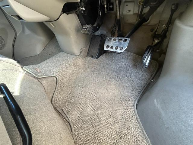 エブリイワゴン JP 車椅子移動車 後部電動固定リヤシート エアコン パワーウィンド パワステ キーレスエントリー フルフラットシート 助手席エアバッグ 衝突安全ボディ ABS付(18枚目)