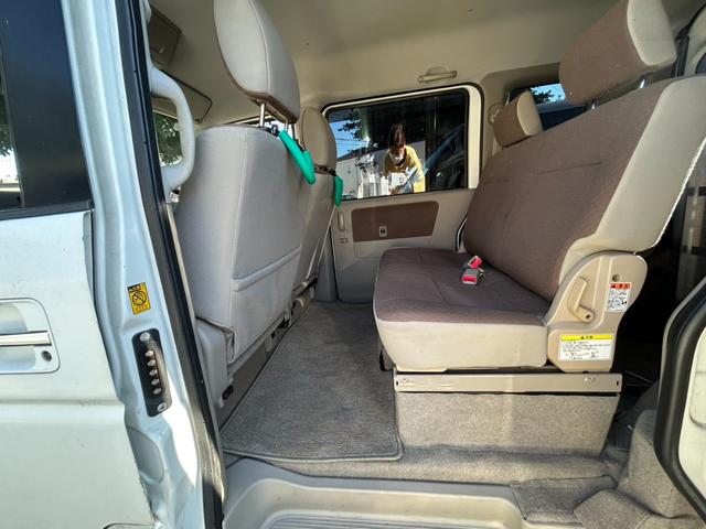 エブリイワゴン JP 車椅子移動車 後部電動固定リヤシート エアコン パワーウィンド パワステ キーレスエントリー フルフラットシート 助手席エアバッグ 衝突安全ボディ ABS付(31枚目)
