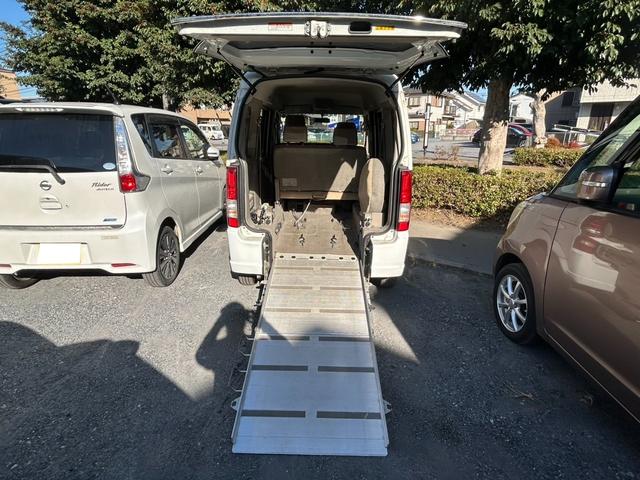 エブリイワゴン JP 車椅子移動車 後部電動固定リヤシート エアコン パワーウィンド パワステ キーレスエントリー フルフラットシート 助手席エアバッグ 衝突安全ボディ ABS付(38枚目)