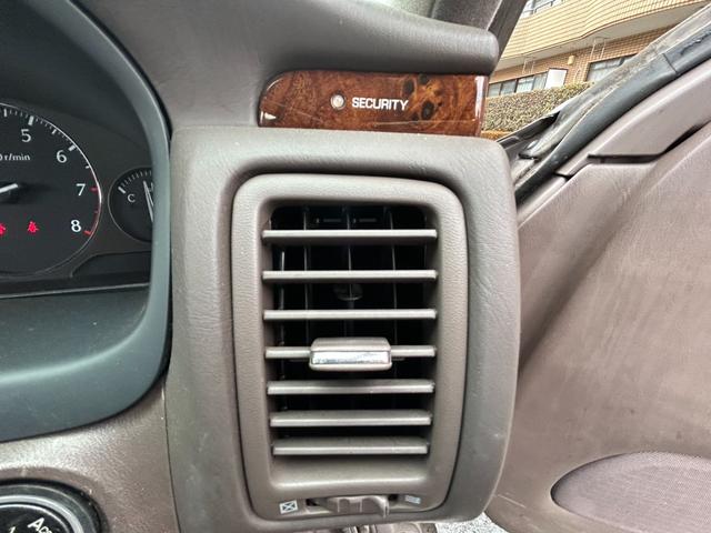 シーマ ４１ＬＶ－Ｚ　ＥＴＣ　エアコン　ナビ　ＣＤ　ＤＶＤ　ガラスサンルーフ　パワーシート　キーレス　カセット　Ｖ８エンジン　パワーウインドウ　パワステ（30枚目）