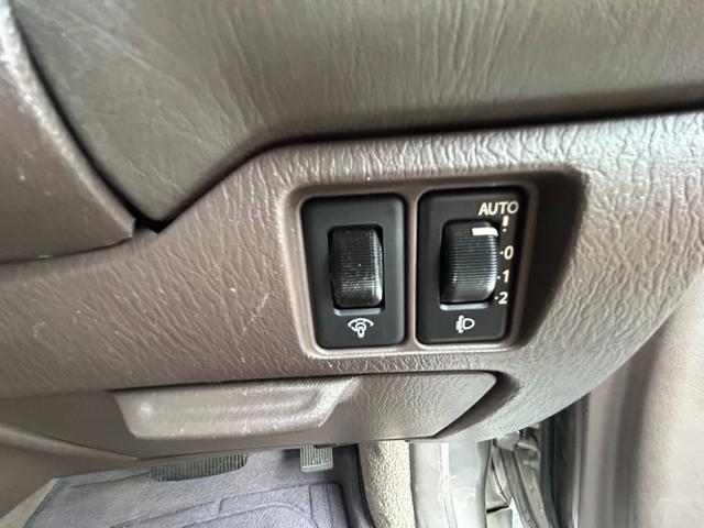 シーマ ４１ＬＶ－Ｚ　ＥＴＣ　エアコン　ナビ　ＣＤ　ＤＶＤ　ガラスサンルーフ　パワーシート　キーレス　カセット　Ｖ８エンジン　パワーウインドウ　パワステ（31枚目）