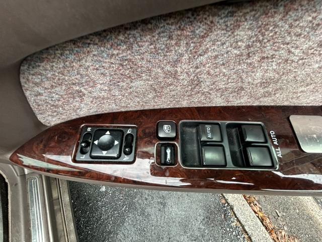 シーマ ４１ＬＶ－Ｚ　ＥＴＣ　エアコン　ナビ　ＣＤ　ＤＶＤ　ガラスサンルーフ　パワーシート　キーレス　カセット　Ｖ８エンジン　パワーウインドウ　パワステ（43枚目）