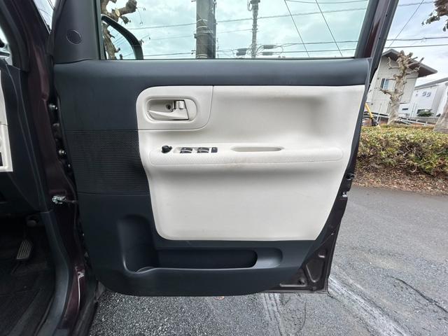 ムーヴキャンバス Ｘリミテッド　ＳＡＩＩ　プッシュスタート　両側電動スライドドア　エアコン　ＴＶナビ　全方位モニター　トラクションコントロール　アイドリングストップ　パワステ　パワーウインドウ　Ｗエアバッグ（18枚目）