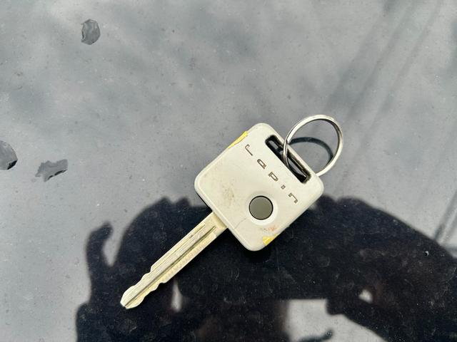 アルトラパン ＳＳ　ターボ　社外マフラー　キーレス　ＭＯＭＯステアリング　エアコン　パワステ　Ｗエアバッグ　パワーウインドウ　衝突安全ボディ（4枚目）