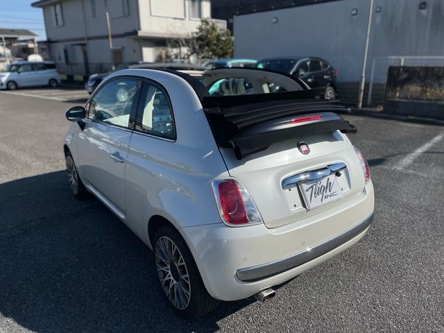 ５００Ｃ １．４　１６Ｖ　ラウンジ　電動ソフトトップオープン　ドラレコ　バックカメラ　ＥＴＣ　禁煙車両　車検Ｒ７年３月　純正１６インチアルミ　キーレス　本革巻きステアリング　スポーツモード　マニュアルモードシフト付き（20枚目）