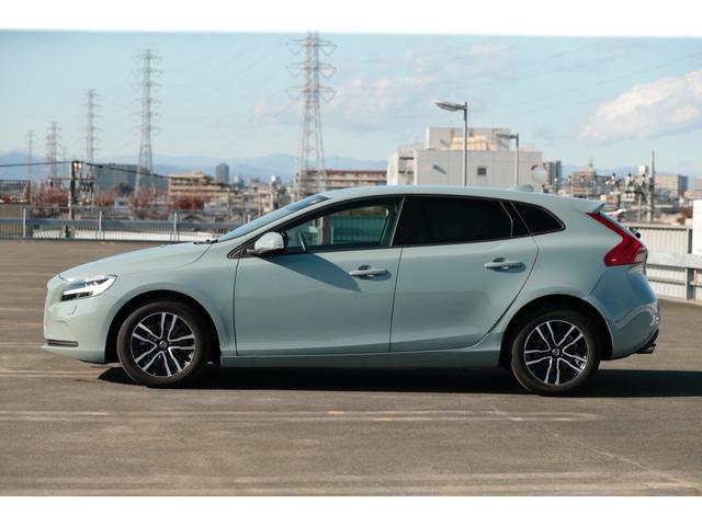 V40 T3 キネティック 走行3万キロ台 ワンオーナー 禁煙車両 パワーシート シートヒーター バックカメラ LEDヘッドライト スマートキー2個 ETC 前後ドラレコ Bluetoothナビ 車検R9年3月(3枚目)