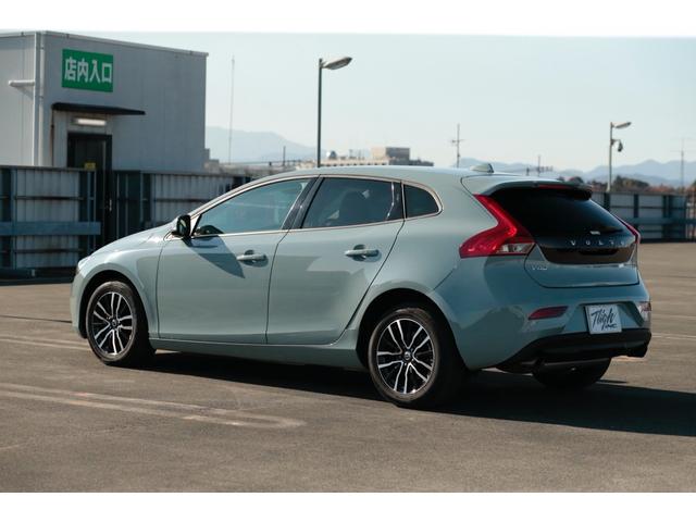 V40 T3 キネティック 走行3万キロ台 ワンオーナー 禁煙車両 パワーシート シートヒーター バックカメラ LEDヘッドライト スマートキー2個 ETC 前後ドラレコ Bluetoothナビ 車検R9年3月(4枚目)