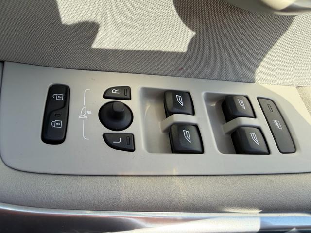 V40 T3 キネティック 走行3万キロ台 ワンオーナー 禁煙車両 パワーシート シートヒーター バックカメラ LEDヘッドライト スマートキー2個 ETC 前後ドラレコ Bluetoothナビ 車検R9年3月(33枚目)