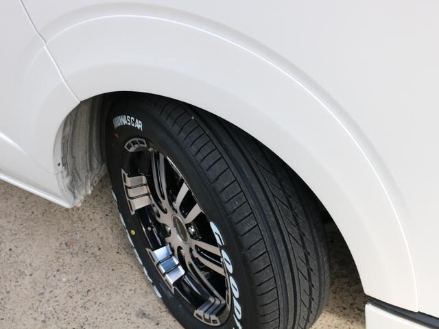ハイエースバン スーパーＧＬ　ダークプライムＩＩ　バン　スーパーＧＬ　ダークプライムＩＩ　ワイドバン　４ＷＤ　ＵＩビークル強化スタビライザー　ショックアブソーバー　内装架装車ＭＲＴ　アルパインＢＩＧ－Ｘ１１ナビ　ＥＴＣ　間仕切りカーテン　ローダウン車（13枚目）